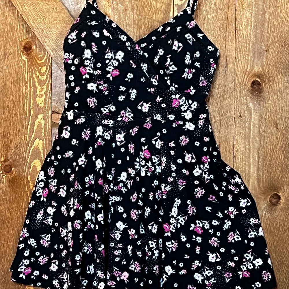 Elegant Black Floral Mini Dress
